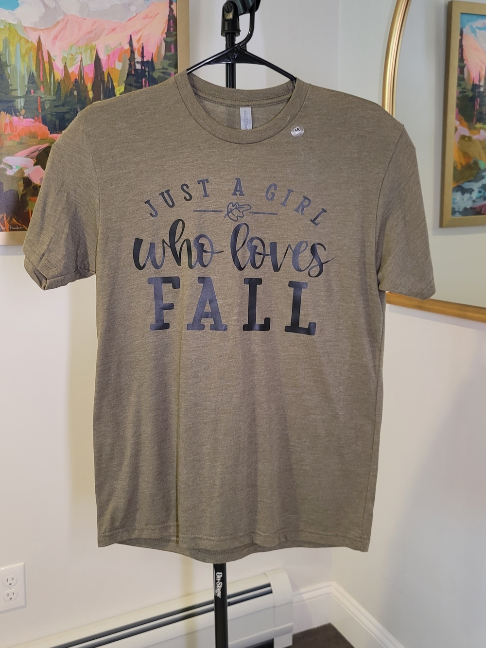 NWT NEXTLEVEL APPAREL Just a Girl Who Loves Fall Graphic Tee Olive Green Size M - Picture 1 of 7